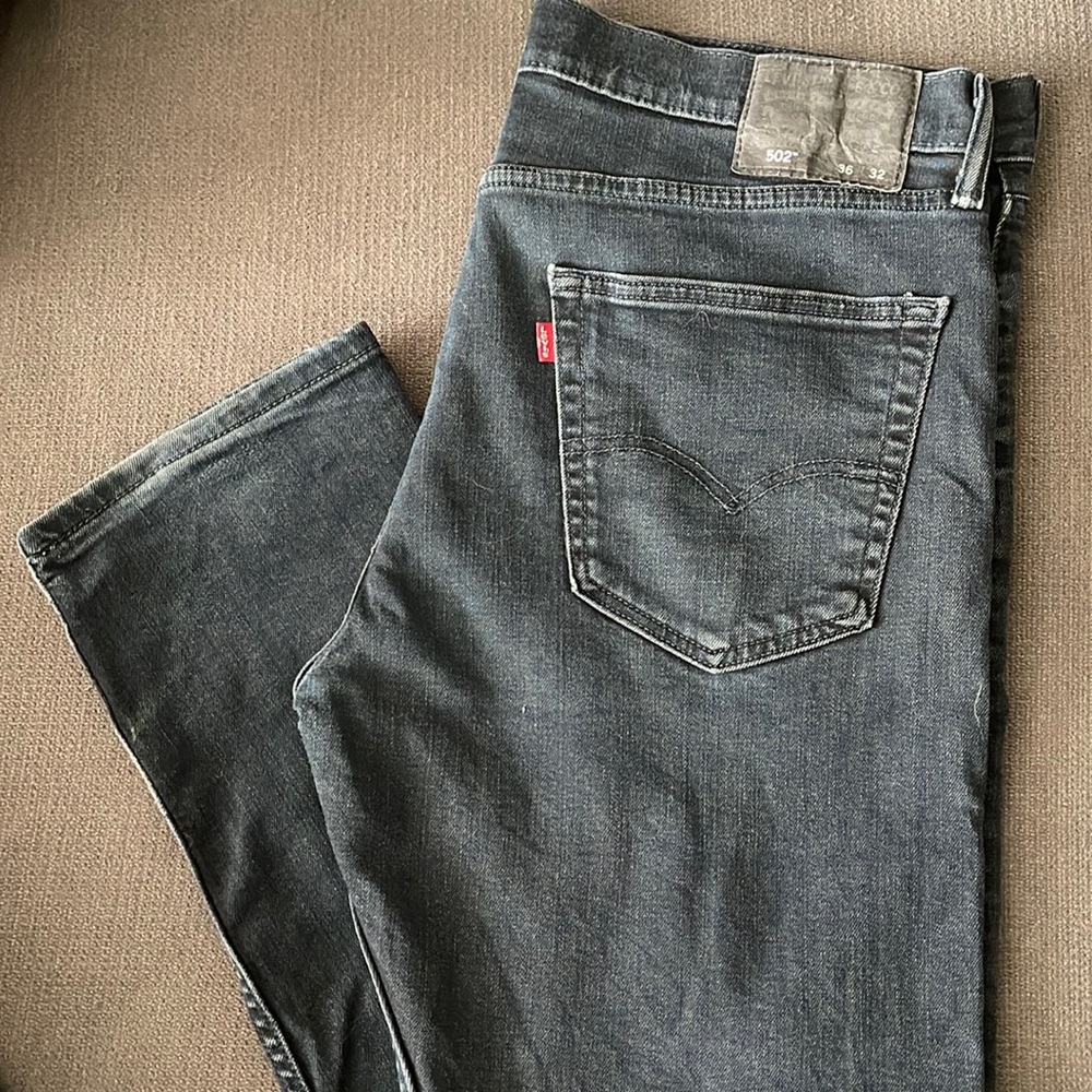 Men Levi’s 502